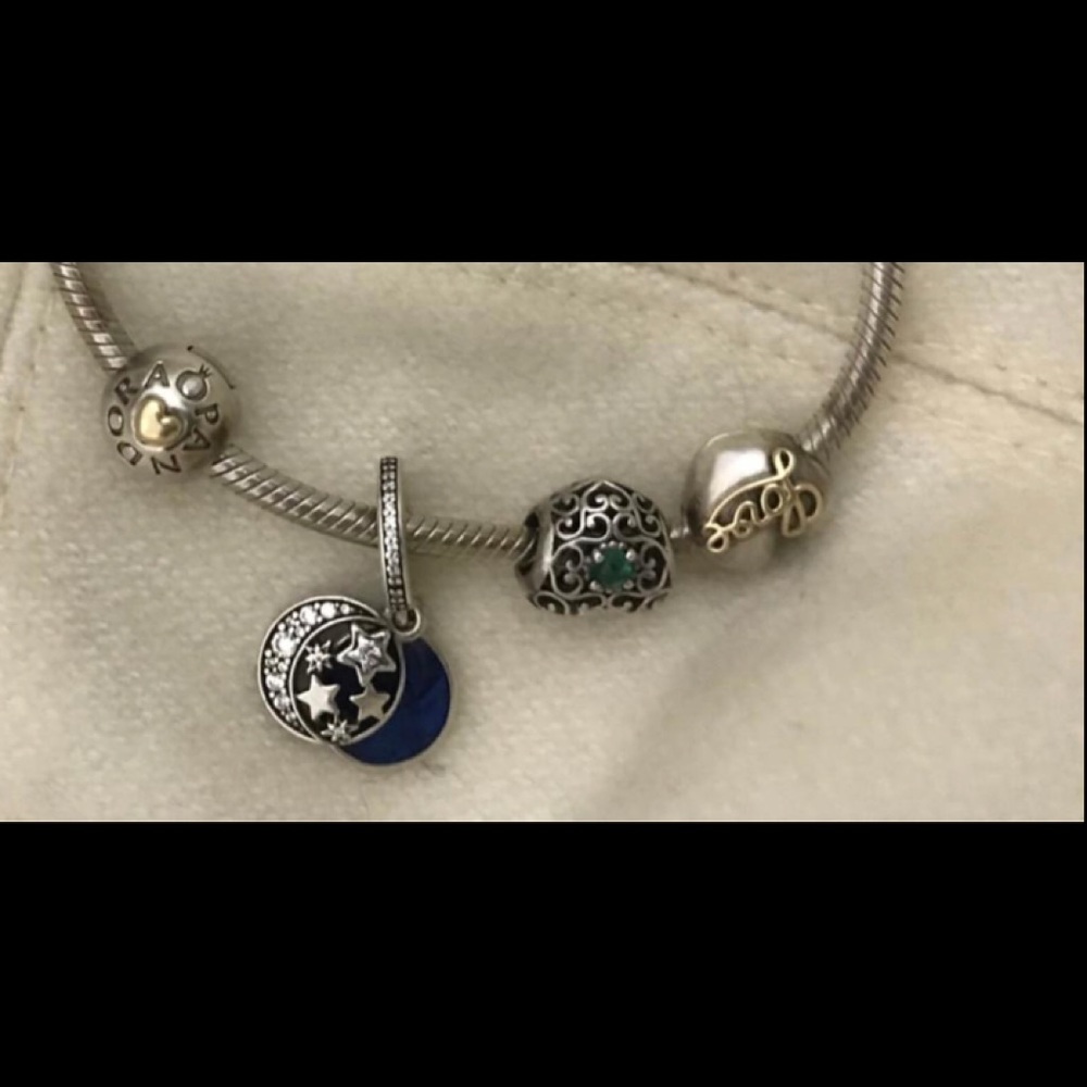 Pandora bracelet with 4 charms
